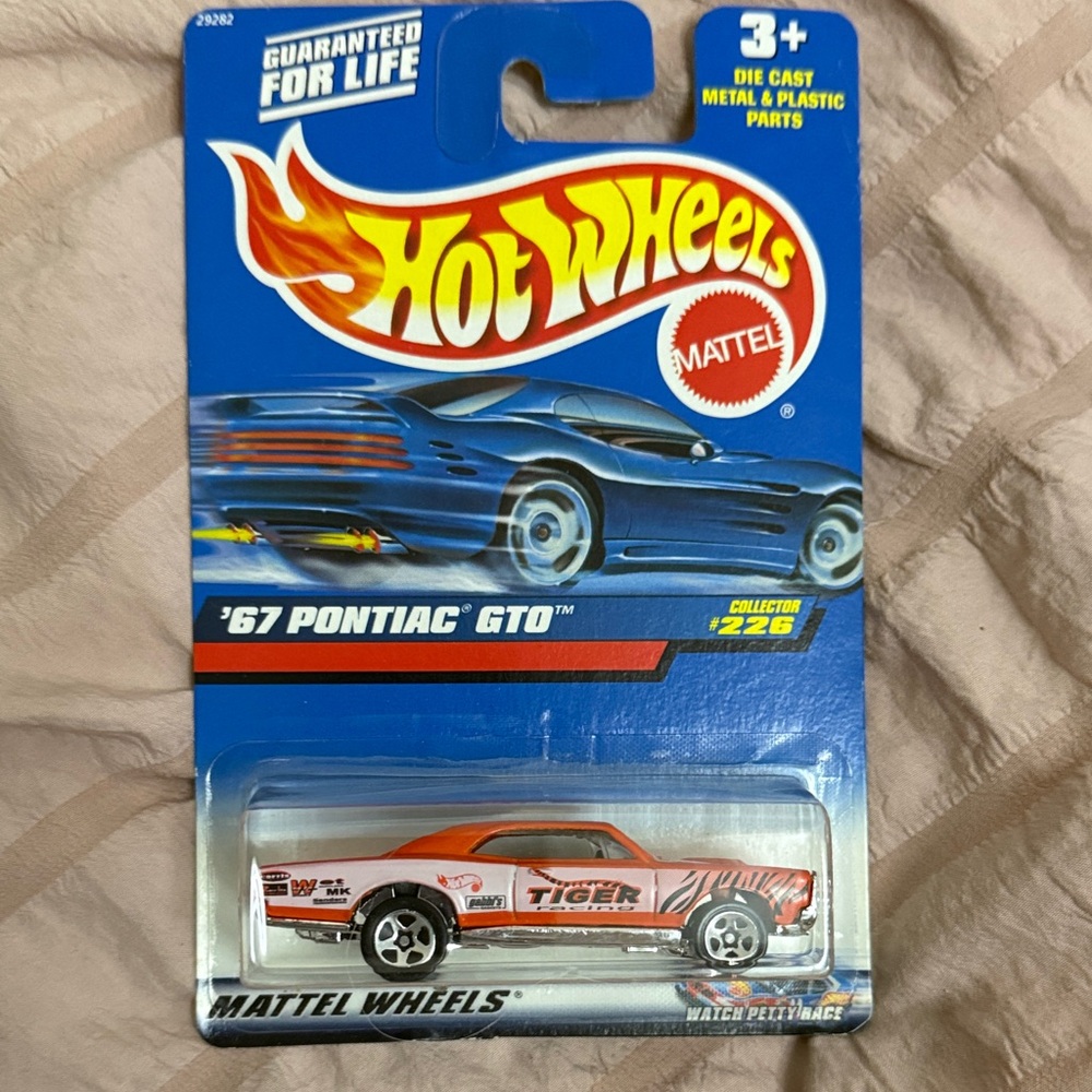 Hot Wheels '67 Pontiac GTO Toy Car - White‎ and Orange